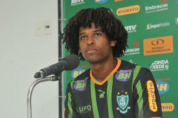 William Barbio (atacante) - emprestado pelo Vasco, fez apenas duas partidas pelo Amrica e foi desligado do clube ainda em 2016. Em 2017, disputou a Srie B pelo Santa Cruz.