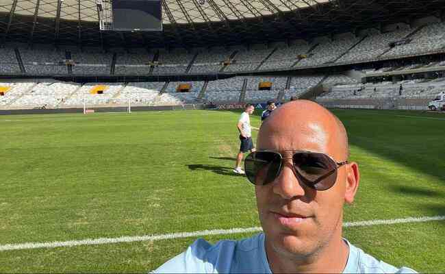 Pepa visitou o Mineiro para ver qualidade do gramado antes de jogo contra o Fluminense