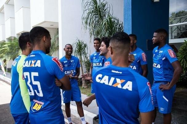 Fotos de divulgao do Cruzeiro das atividades realizadas na reapresentao