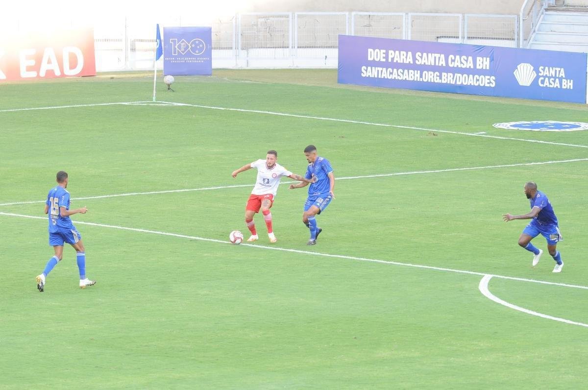 Fotos do empate por 0 a 0 entre Cruzeiro e Tombense, no Mineiro, em Belo Horizonte, pela sexta rodada do Campeonato Mineiro de 2021. Goleiro cruzeirense Fbio pegou um pnalti cobrado por Paulinho Dias e evitou o revs.