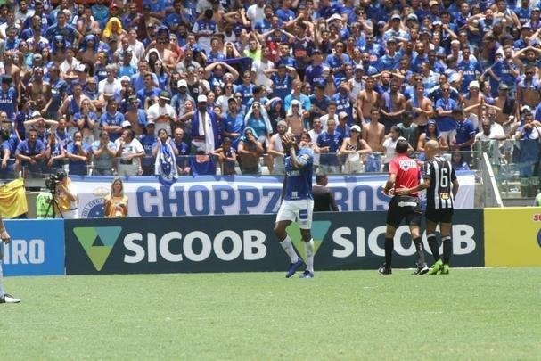 Fbio Santos empatou para o Atltico, tambm em cobrana de pnalti