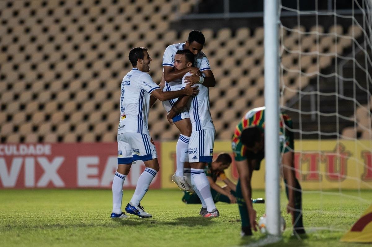 Imagens do jogo entre Sampaio Corra e Cruzeiro, pela 33 rodada da Srie B, no Castelo, em So Lus (MA)