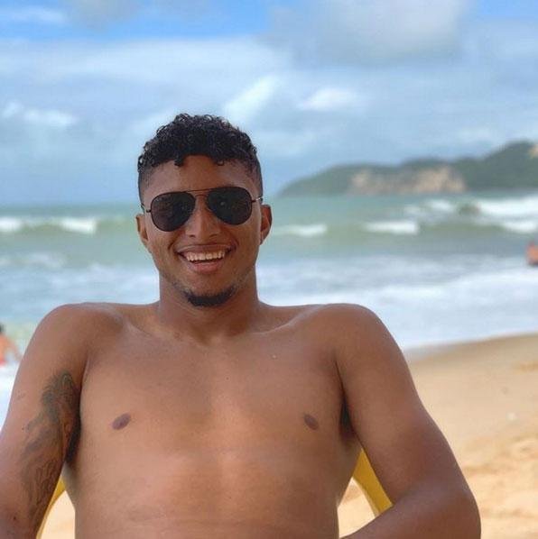 Ederson tambm aproveitou a tranquilidade da Praia de Ponta Negra, em Natal (RN)