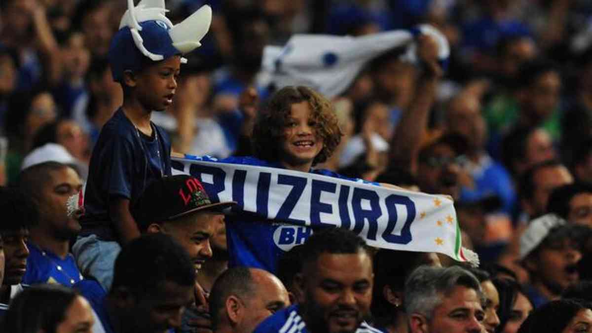 Tuntum-MA x Cruzeiro tem rivalidade e bom humor entre Netflix e