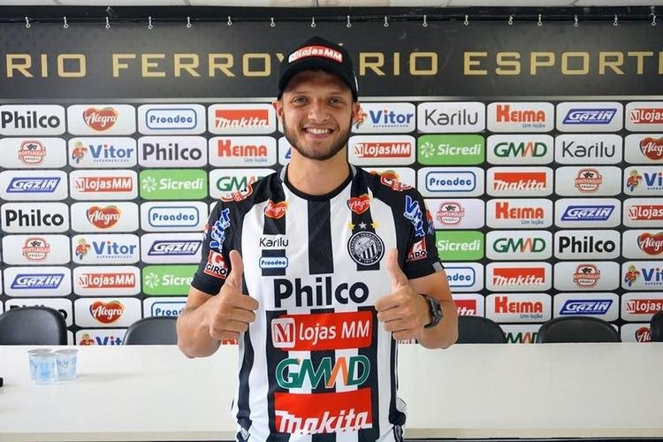 Léo Rigo, zagueiro (Operário)