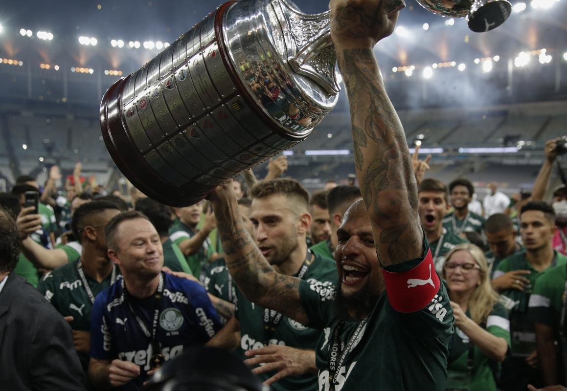 Festa do Palmeiras no Maracanã com a conquista do bicampeonato da Copa Libertadores sobre o Santos. Verdão venceu a decisão por 1 a 0 com gol do atacante Breno Lopes aos 53 do segundo tempo (AFP / Mauro Pimentel / Ricardo Moraes / Silvia Izquierdo)