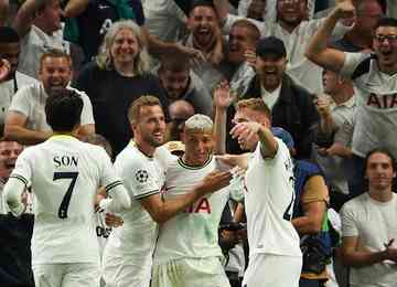 Atacante brasileiro marcou os dois gols da vitória do Tottenham sobre o Olympique de Marselha, por 2 a 0, em Londres, e não conteve a emoção