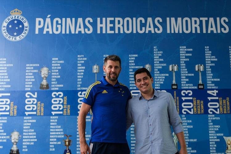 Fotos do primeiro dia de trabalho do Cruzeiro em 2022 na Toca da Raposa II