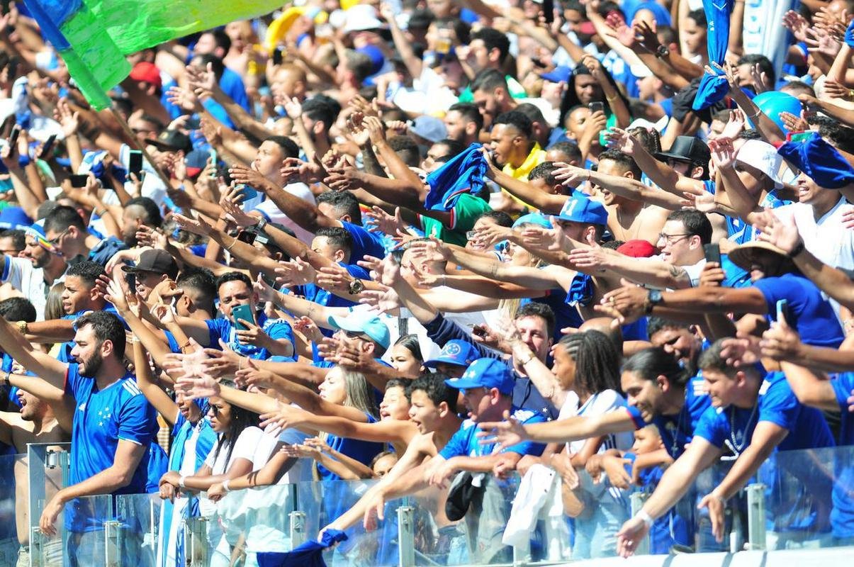 Fotos da torcida do Cruzeiro no jogo contra o Sampaio Corra
