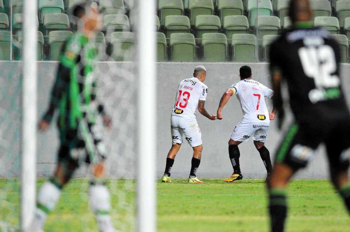 Fotos do gol de Arana, do Atltico, sobre o Amrica no clssico pela Copa Libertadores, no Independncia