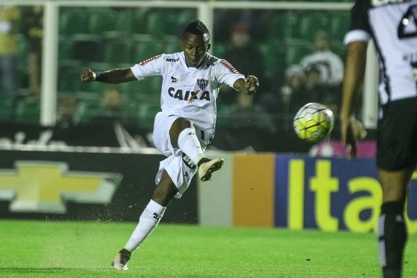 Em Florianópolis, Figueirense e Atlético empatam por 1 a 1