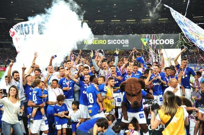 Festa do Cruzeiro com a conquista do Campeonato Mineiro sobre o Atltico