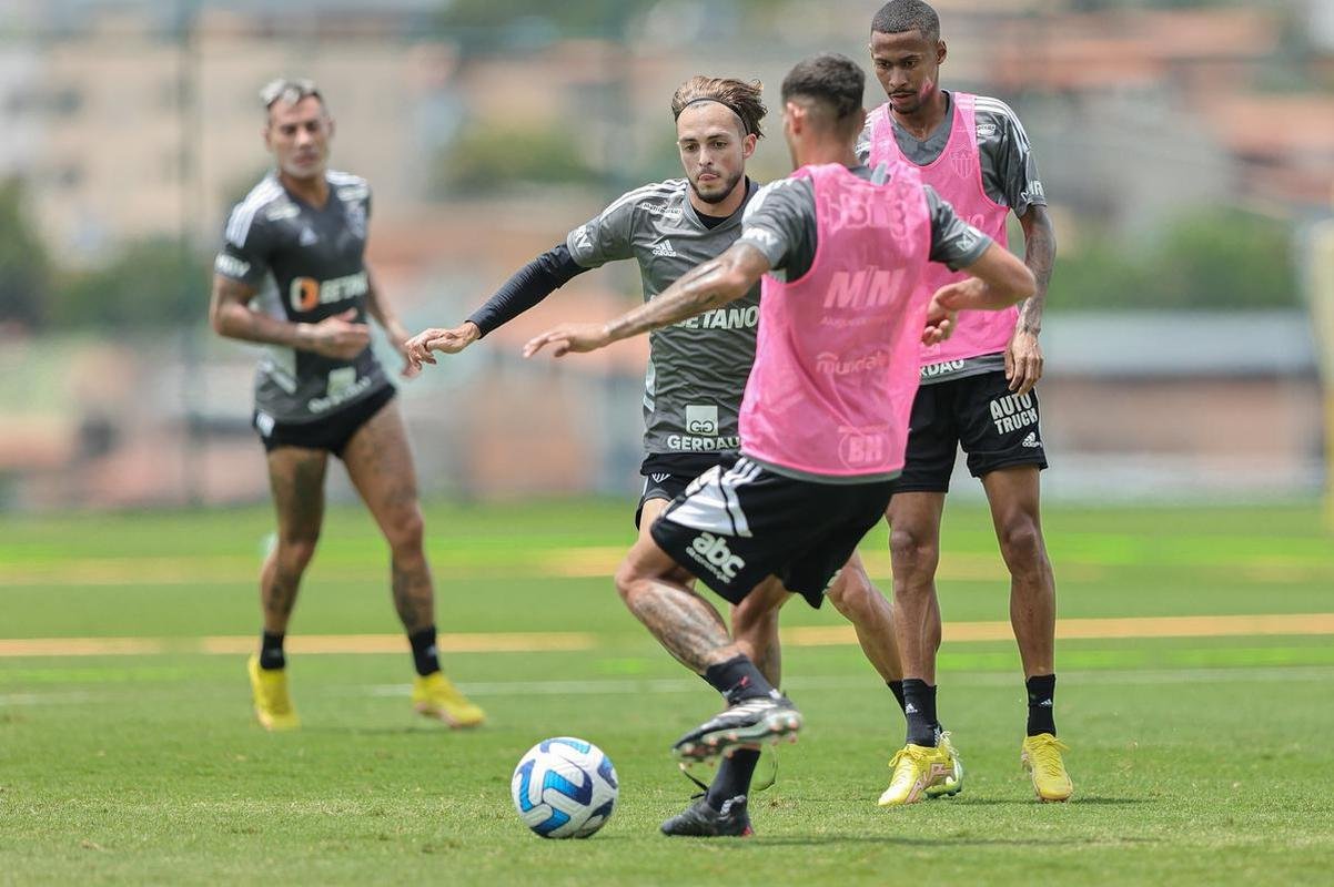 Atltico teve um dia de folga aps o empate com o Cruzeiro no clssico. Elenco de Coudet retomou atividades na Cidade do Galo na tarde desta quarta-feira (15/2).