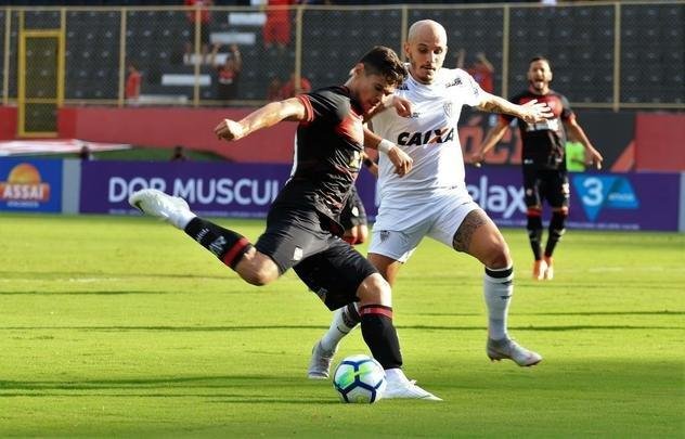 Vitória derrotou Atlético por 1 a 0, no Barradão, com gol de Léo Ceará