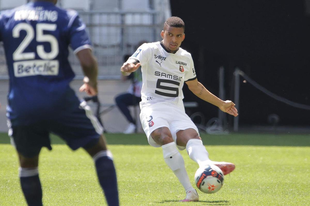 Dalbert, lateral-esquerdo da Internazionale (Itlia) - contrato at 30/06/2023
