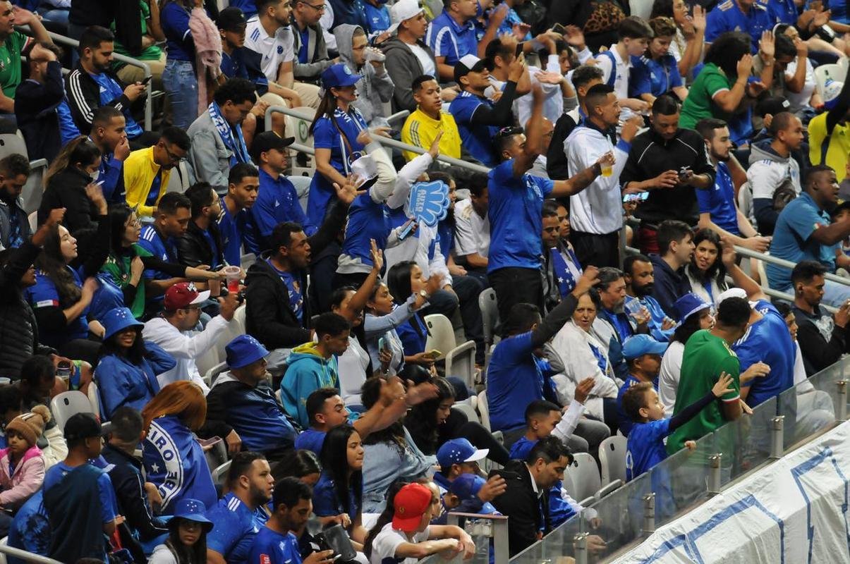 Fotos da torcida do Cruzeiro no Mineiro durante a partida contra o Sport, nesta tera-feira (28/6), pela 15 rodada da Srie B do Campeonato Brasileiro