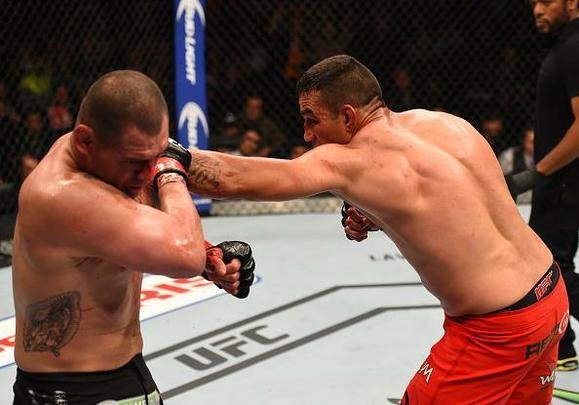 Fotos da vitória arrasadora de Fabrício Werdum sobre Cain Velasquez