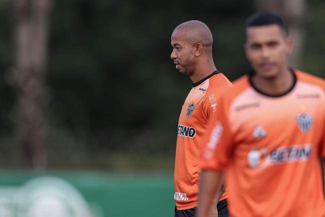 Cuca orientou atividade no CT do Palmeiras, na Barra Funda, em So Paulo 