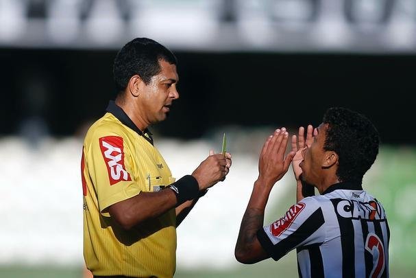 Imagens do jogo no Couto Pereira