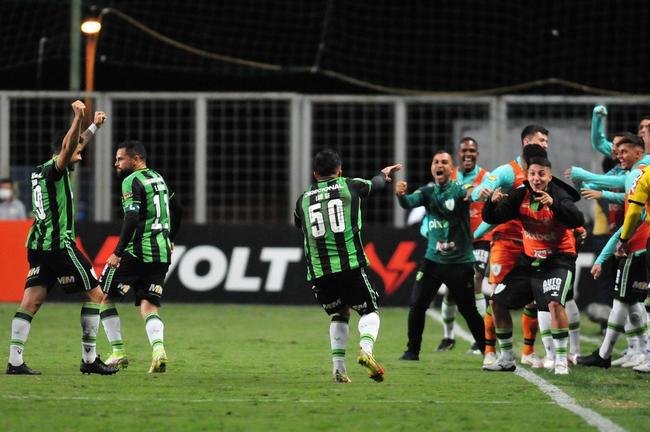 Fotos do jogo entre Amrica e Botafogo, no Independncia, em Belo Horizonte, pela stima rodada do Campeonato Brasileiro