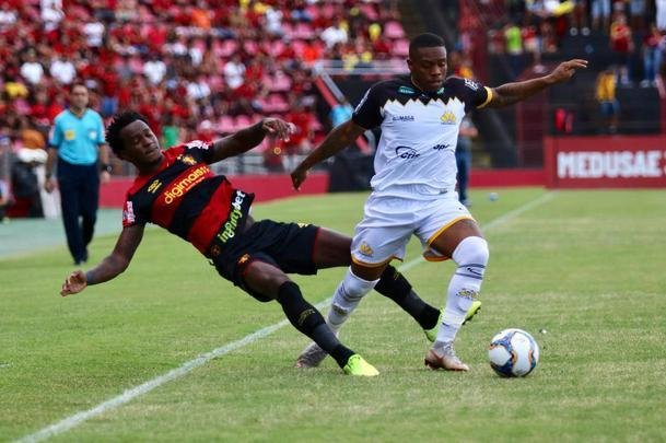 Em campo, Sport e Criciúma se enfrentaram pela 34ª rodada da Série B