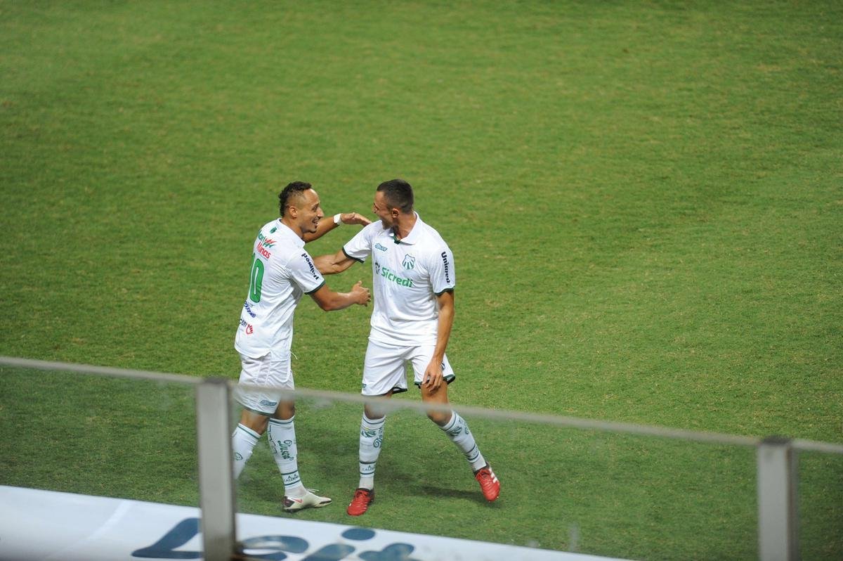 Fotos da vitria da Caldense sobre o Amrica, por 1 a 0, no Independncia, em Belo Horizonte, pela quarta rodada do Campeonato Mineiro de 2021. Atacante Amarildo marcou o nico gol da partida,