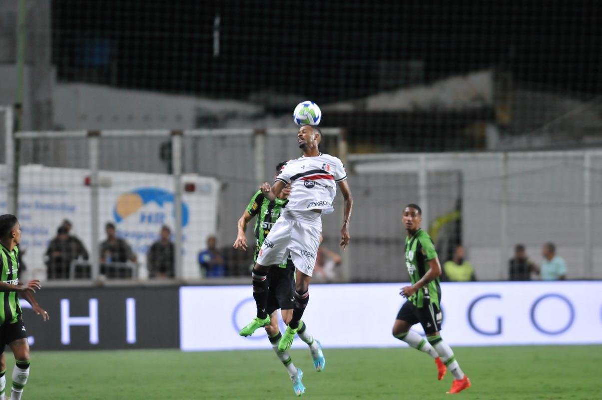 Fotos do jogo entre Amrica e Santa Cruz