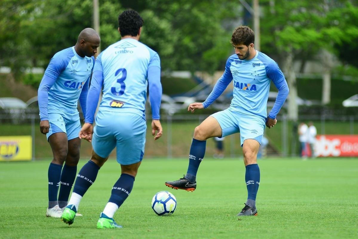 Imagens do treino do Cruzeiro nesta sexta-feira (12/10), antes do jogo contra o Vasco, pelo Brasileiro