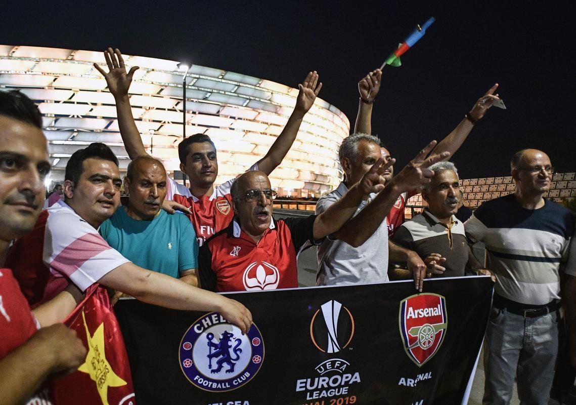 Arsenal e Chelsea se enfrentaram nesta tera-feira, diante de milhares de torcedores no Estdio Olmpico de Baku