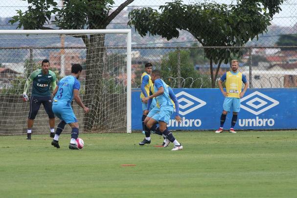 Imagens do treino do Cruzeiro nesta segunda-feira, 19 de fevereiro, na Toca da Raposa II