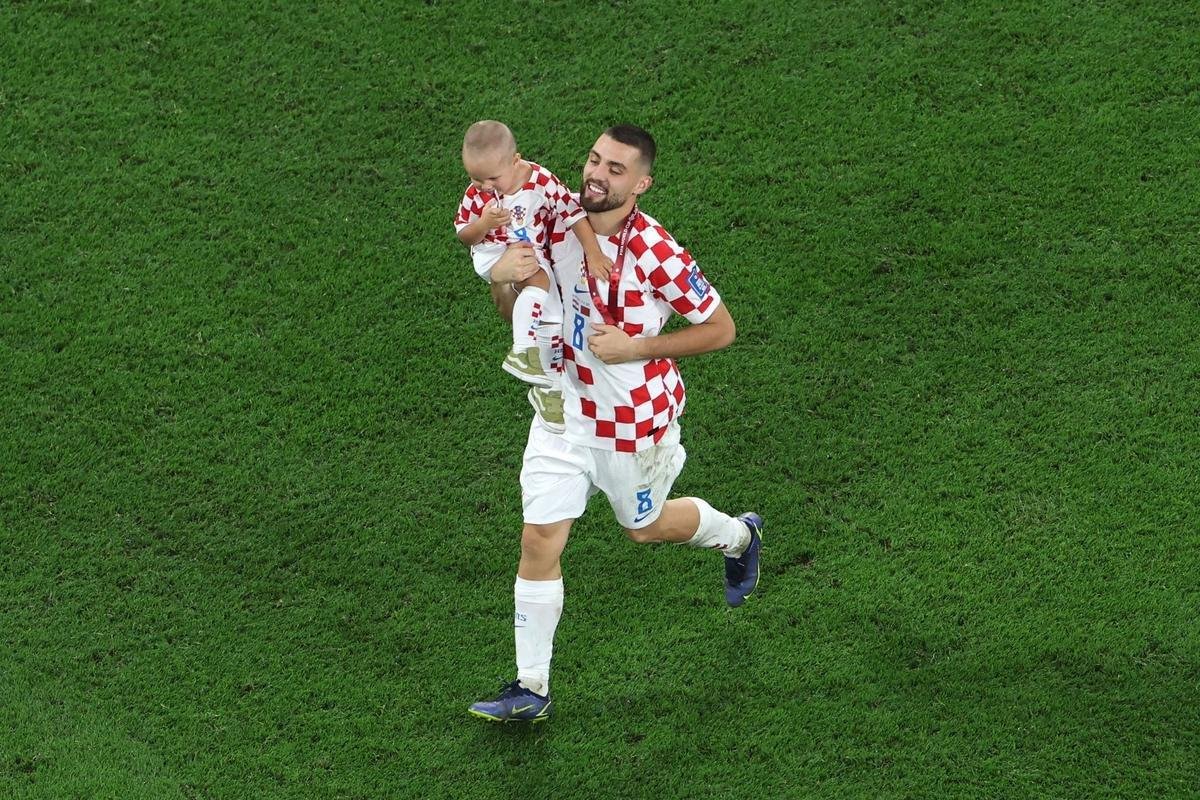Festa e premiao dos jogadores da Crocia pela conquista do terceiro lugar na Copa do Mundo de 2022, no Catar. Time croata venceu o Marrocos por 2 a 1 neste sbado (17), no Estdio Internacional Khalifa, em Doha