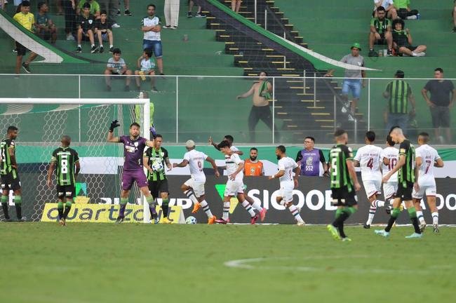Amrica foi derrotado por 3 a 0 pelo Fluminense neste sbado (15/4), no Independncia, pela 1 rodada do Campeonato Brasileiro
