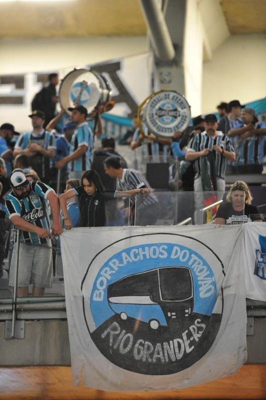 Chegada das torcidas de Cruzeiro e Grmio ao Mineiro para a semifinal da Copa do Brasil