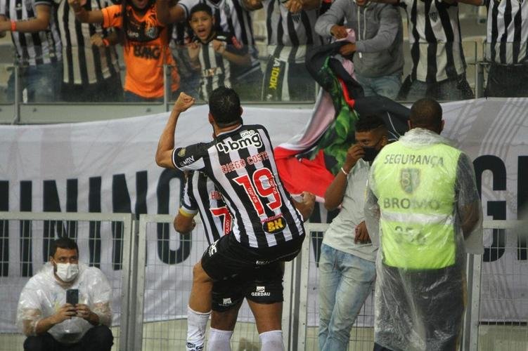 Festa de Hulk com os dois marcados sobre o Juventude no Mineiro