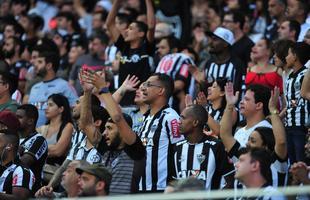 Torcida deu grande apoio ao time em vitria sobre o Corinthians e protestou muito contra gol anulado de Rger Guedes, no primeiro tempo. 