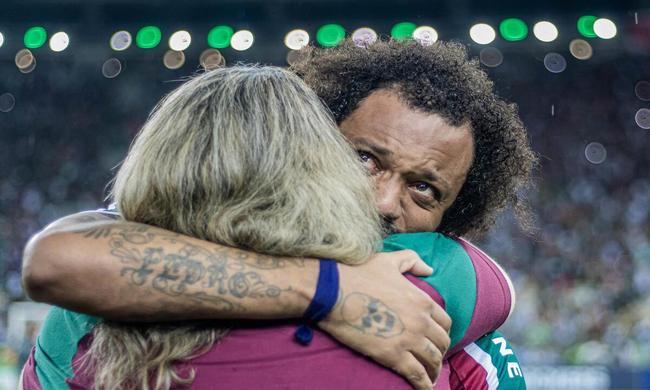 Multicampeo, Marcelo comemora ttulo do Campeonato Carioca pelo Fluminense com os olhos marejados
