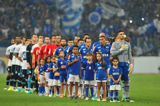 Imagens de Cruzeiro x Grmio, no Mineiro, pelas semifinais da Copa do Brasil