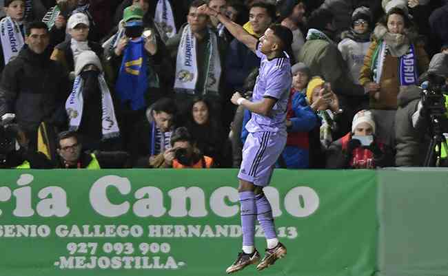 Rodrygo homenageou Pel, o Rei do Futebol, na comemorao do seu gol