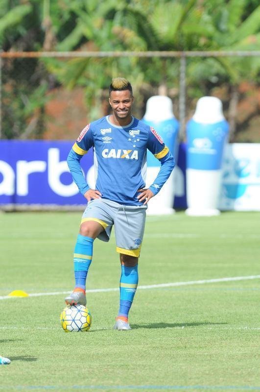 Rafael Silva (atacante) - chegou a ser artilheiro do Cruzeiro no comeo do ano, mas seus gols se resumiram ao primeiro semestre. Em 17 partidas, Rafael Silva marcou seis vezes. Com a demisso de Deivid, ficou sem espao no grupo e acabou emprestado.