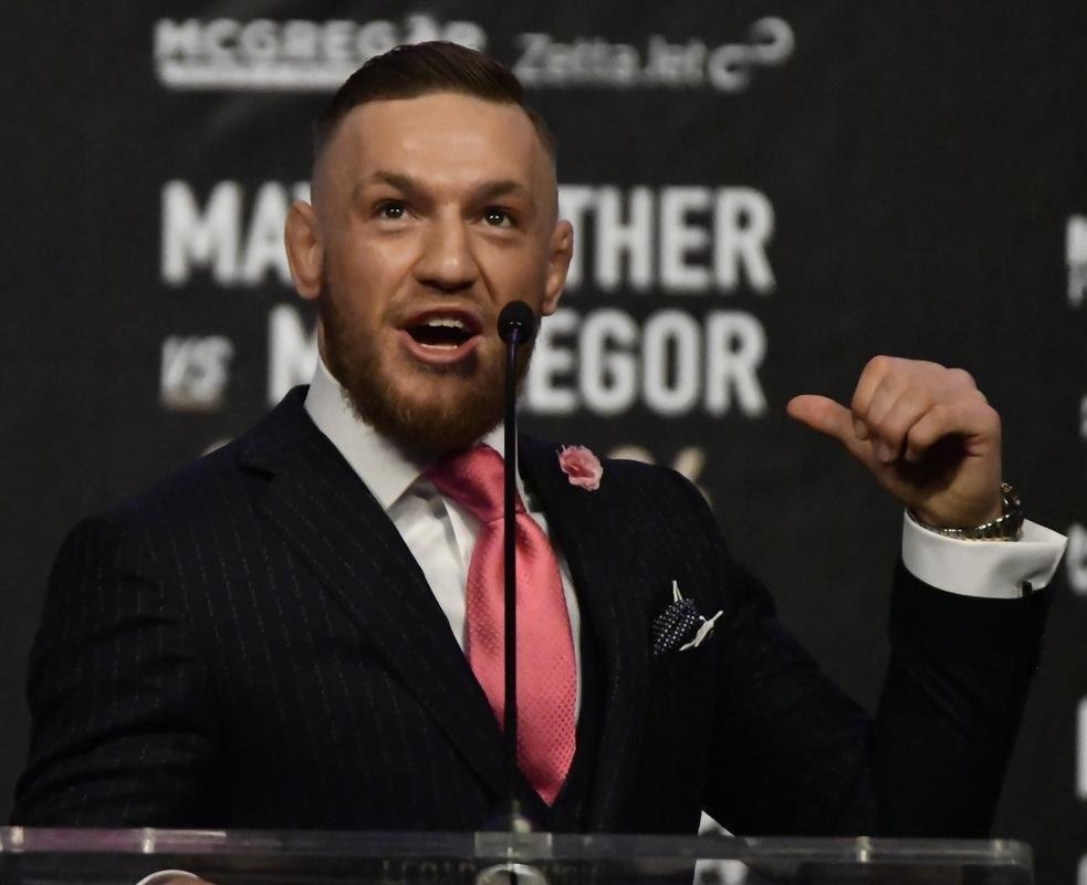 Imagens da abertura da turn com Mayweather e McGregor, em Los Angeles