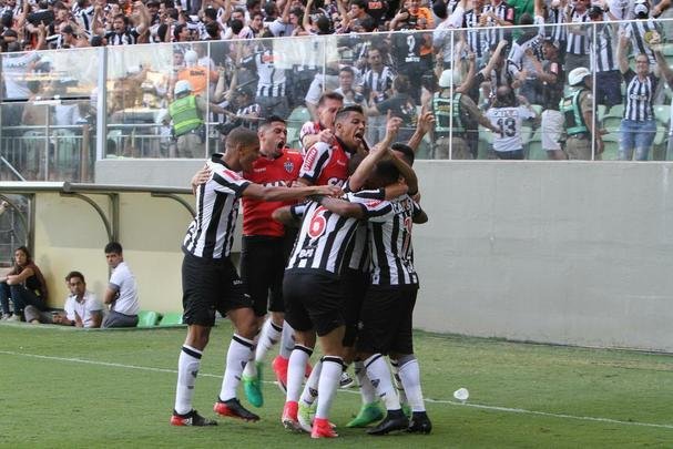 Robinho abriu o placar no clssico e colocou o Atltico em vantagem 