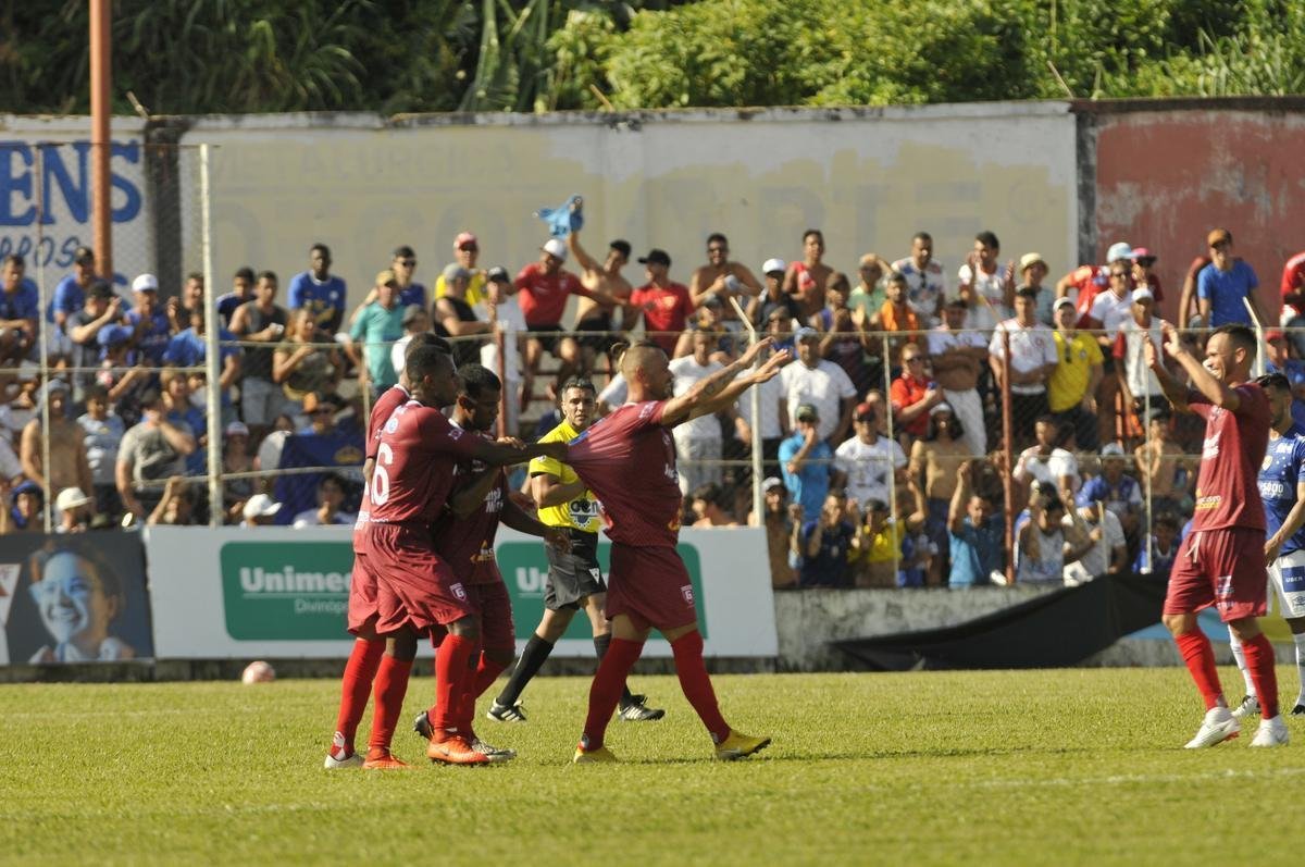 Cruzeiro abriu 2 a 1 no primeiro tempo, com gols de Raniel e Robinho; Alemo descontou para o Guarani