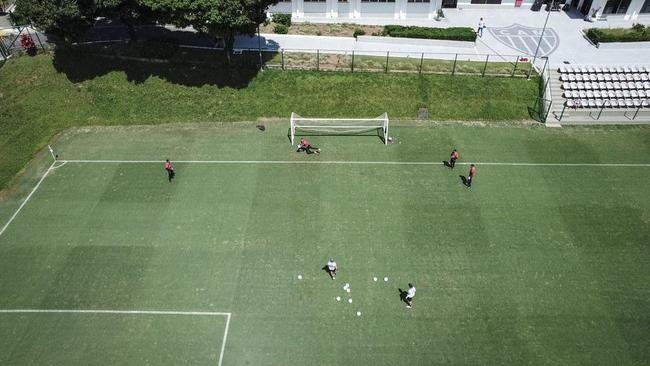 Atl�tico segue prepara��o para o cl�ssico; veja fotos