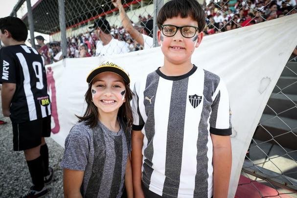 Torcedores do Atlético na partida contra o Patrocinense, no Estádio Pedro Alves do Nascimento, em Patrocínio, pelo Campeonato Mineiro