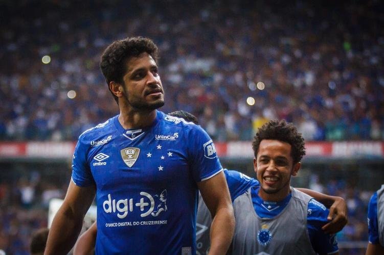 Leo comemora gol em primeiro jogo da final do Estadual de 2019, no Mineiro, contra o Atltico