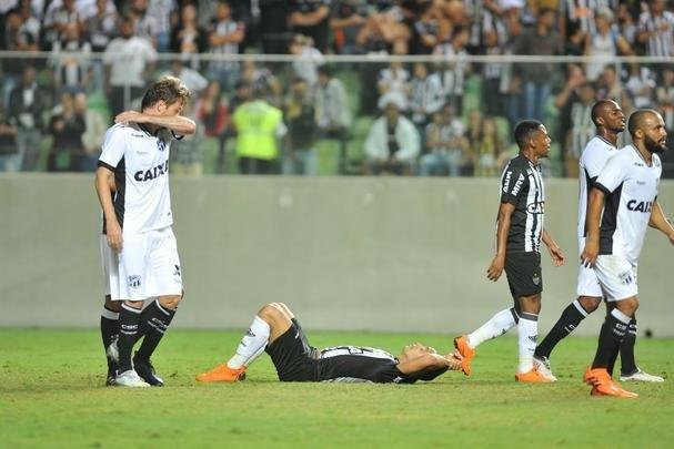 Galo virou no segundo tempo com gols de Rger Guedes e Luan. 