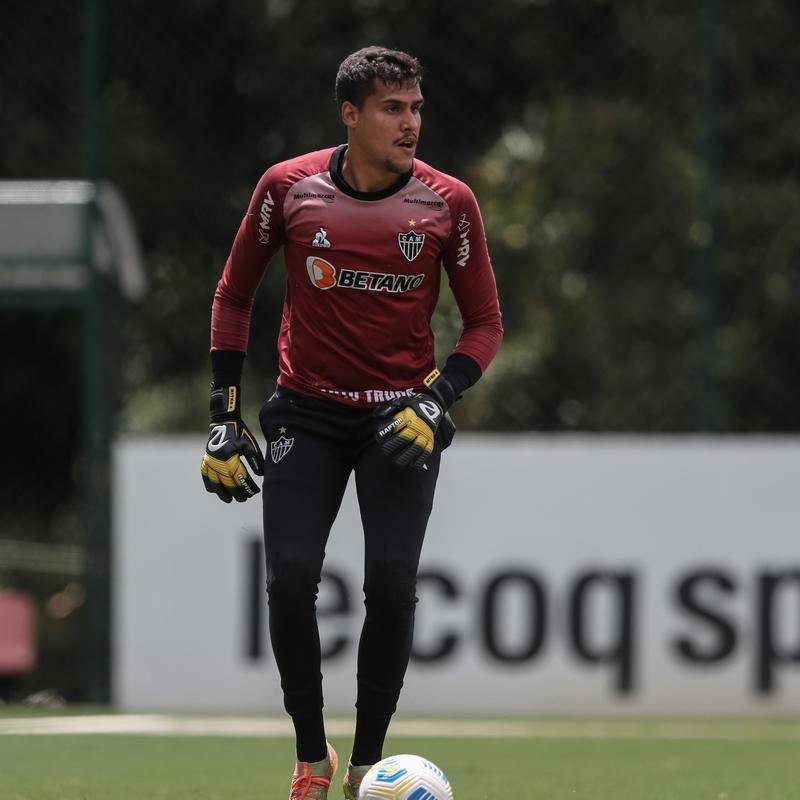 Aps a vitria por 2 a 1 sobre o Cuiab, neste domingo (24), pelo Campeonato Brasileiro, o elenco do Atltico se reapresentou e treinou na tarde desta segunda-feira (25), na Cidade do Galo, em Vespasiano. As atividades visaram o duelo de volta da semifinal da Copa do Brasil, contra o Fortaleza, que ocorrer na quarta-feira (27). Por ter vencido o jogo de ida por 4 a 0, no Mineiro, o Galo tem vaga encaminhada na deciso do principal torneio mata-mata do pas.