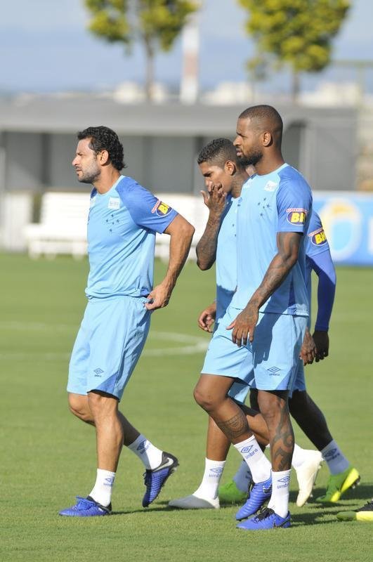 Treino do Cruzeiro nesta segunda marcou o batismo do colombiano Luis Orejuela, reforo para 2019
