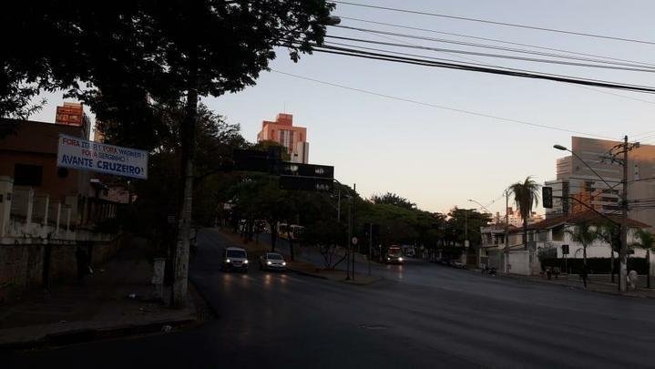 Faixas contra a diretoria do Cruzeiro