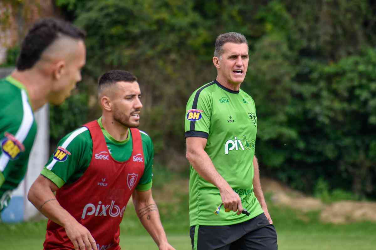 Jogadores do Coelho se preparam para enfrentar o Inter no Beira-Rio 
